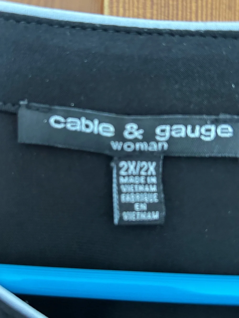Cable & Gauge Black Sleeveless Blouse with White Logo Trim - Picture 7 of 7